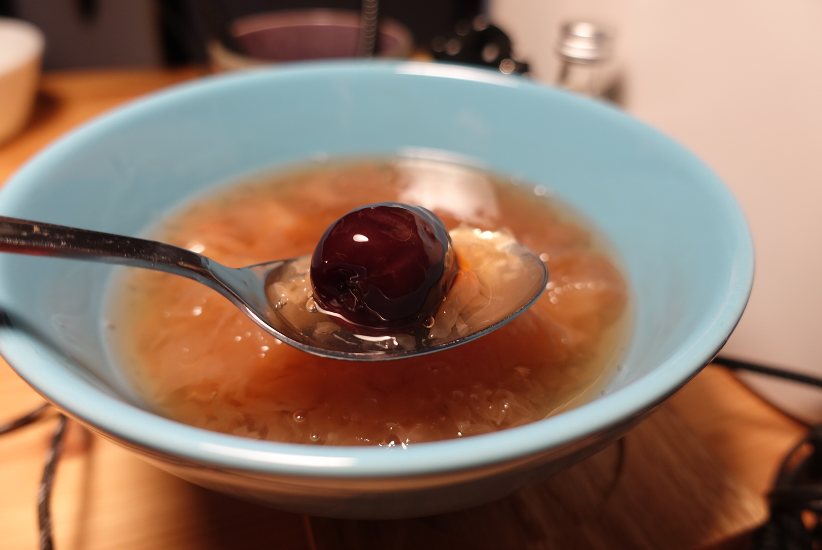 White Fungus Broth (冰糖红枣银耳羹)