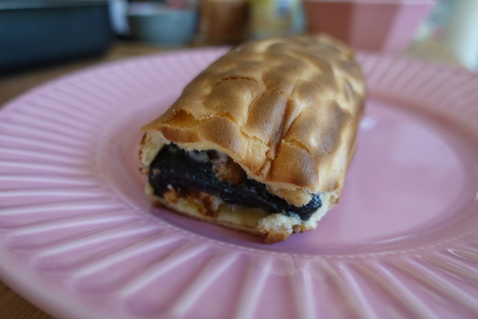 Black Sesame Mochi Roll (黑芝麻麻薯虎皮卷)