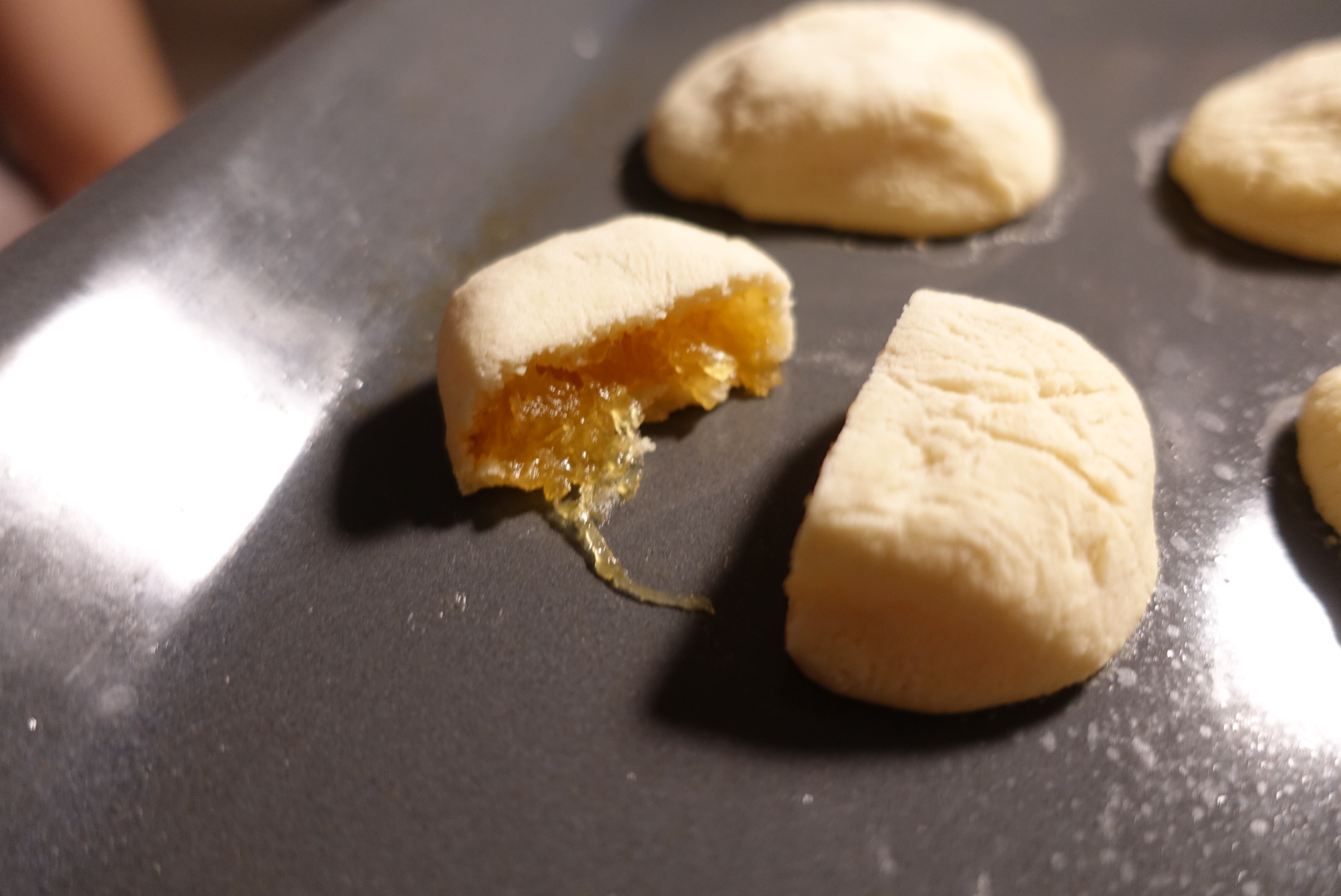 Pineapple Cake (凤梨酥)