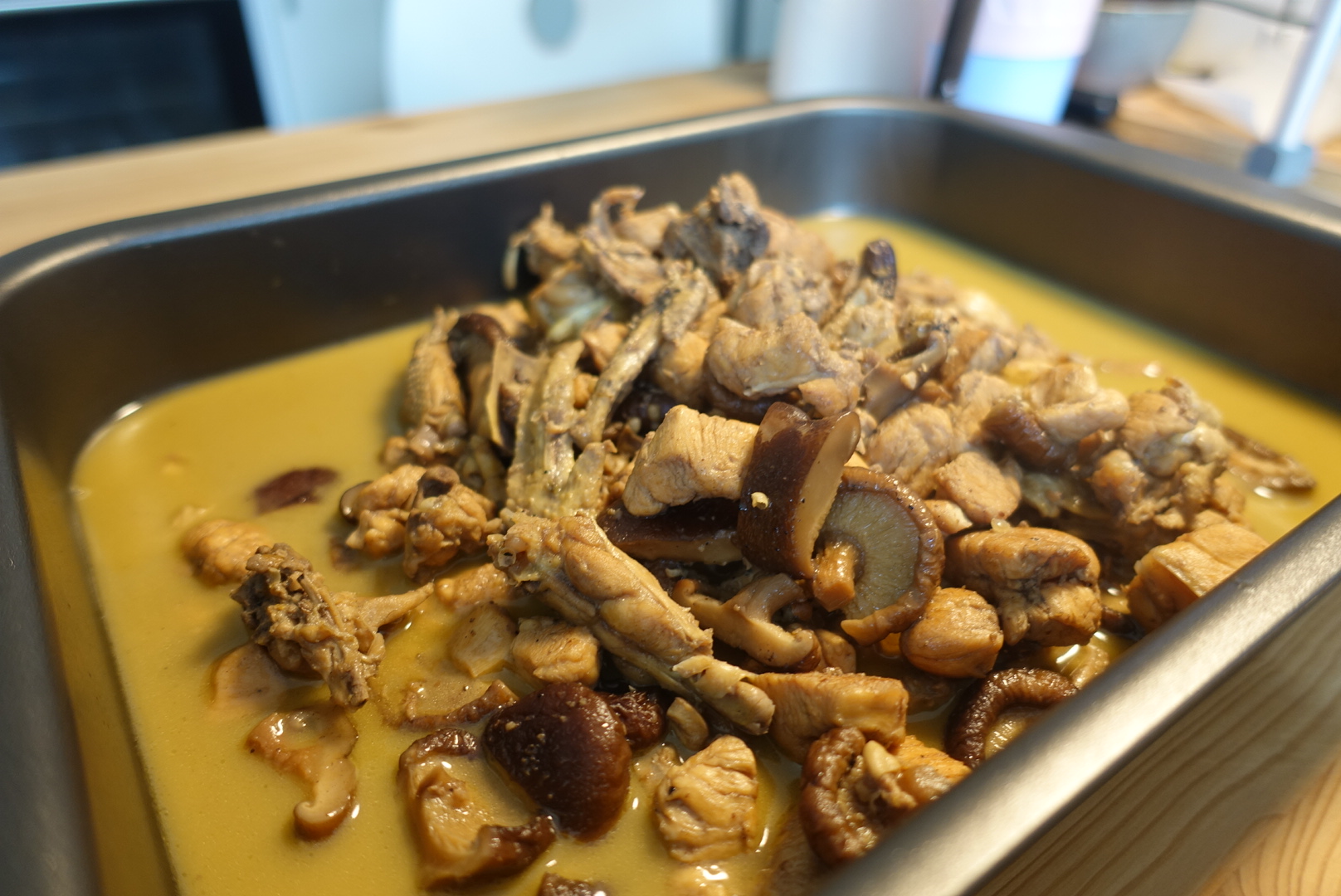 Stew Chicken with Mushroom (小鸡炖蘑菇)